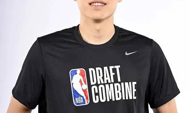 杨瀚森联合试训定妆照出炉 5V5比赛身披18号球衣