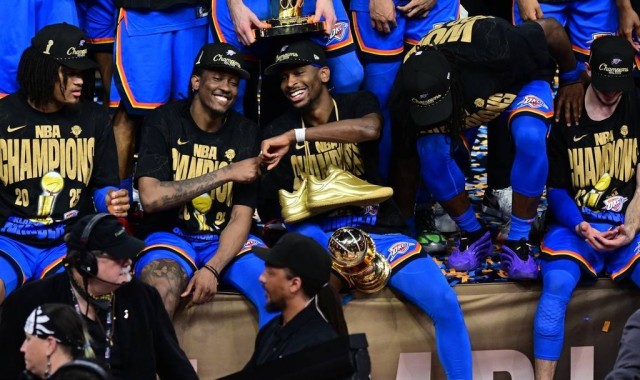 NBA官方东西部排名:雷霆骑士领跑 湖勇未进前四