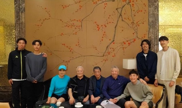 上海男足主教练离队，法甲名帅将接掌指挥棒