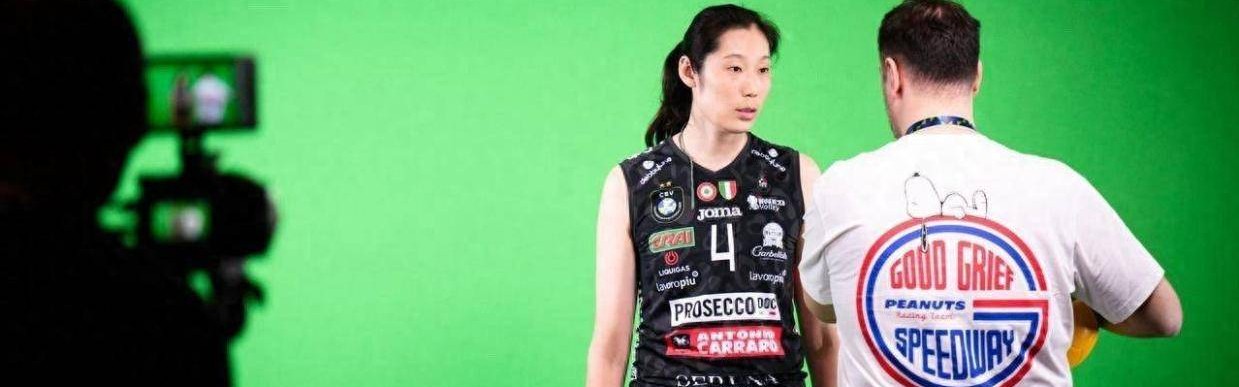 袁心玥朱婷拍欧冠宣传照！力争会师决赛和世俱杯名额，赛季倒计时